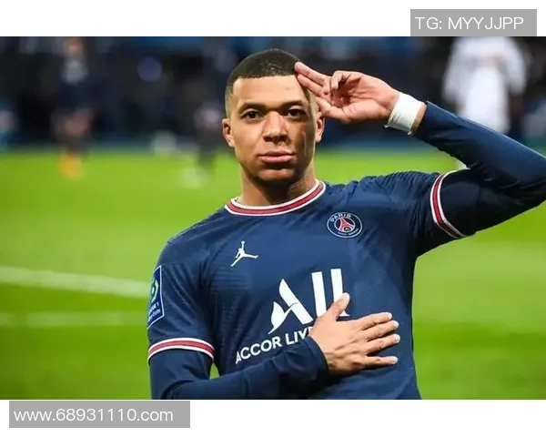 老男人足球明星卫衣时尚潮流解析引领运动风尚新风潮 老男人足球明星卫衣时尚潮流解析引领运动风尚新风潮