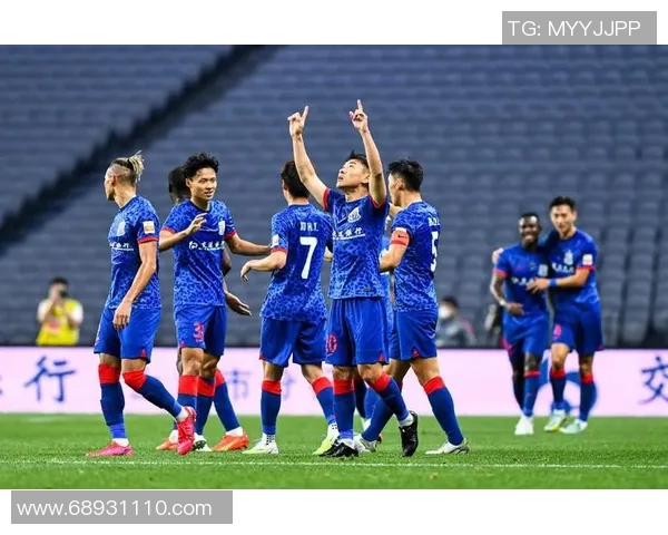 足球明星齐聚全明星赛展现绝佳技艺与精彩对决吸引全球球迷热情关注 足球明星齐聚全明星赛展现绝佳技艺与精彩对决吸引全球球迷热情关注